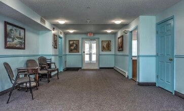 256 Peck Ln in Orange, CT - Building Photo - Building Photo