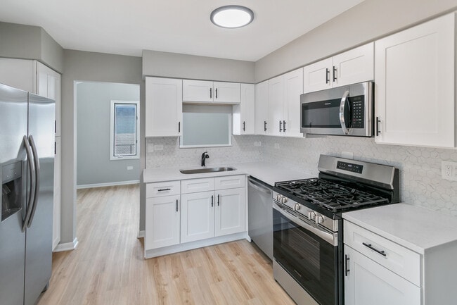 242 S Harper Ave in Glenwood, IL - Building Photo - Building Photo