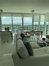 6700 Indian Creek Dr, Unit 1207 in Miami Beach, FL - Foto de edificio - Building Photo