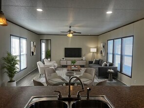 709 N Collins Fwy in Howe, TX - Building Photo - Building Photo