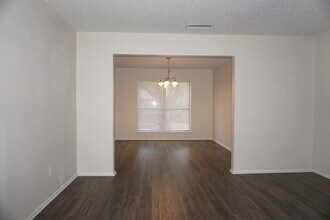 2609 Hamilton Dr in Grand Prairie, TX - Foto de edificio - Building Photo