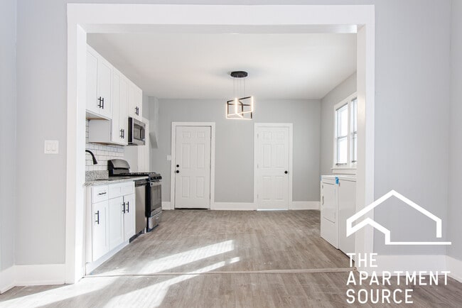 2659 W Homer St, Unit 1F in Chicago, IL - Foto de edificio - Building Photo