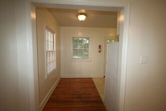 812 W Markham Ave in Durham, NC - Building Photo - Building Photo