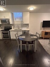 28 Sheldon Dr in Ajax, ON - Building Photo - Building Photo