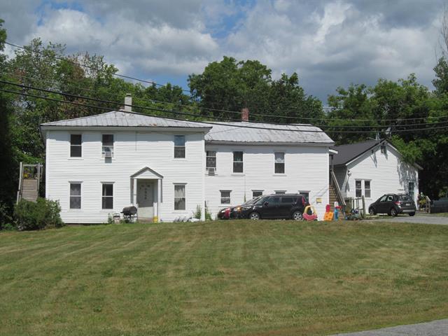 2 Hanover St in Claremont, NH - Building Photo