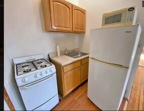 790 Metropolitan Ave, Unit 3R in Brooklyn, NY - Building Photo - Building Photo