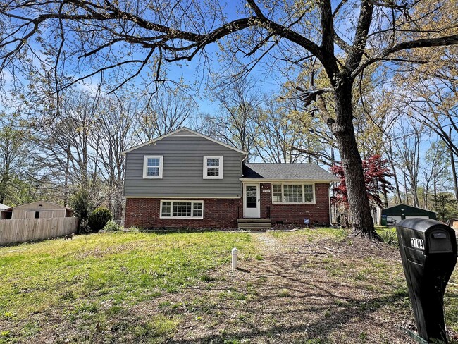 2704 Susten Ct in Richmond, VA - Foto de edificio - Building Photo