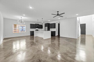 3012 Alpha Ct in College Station, TX - Building Photo - Building Photo