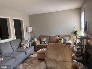 201 Williamsburg Ct in Evesham, NJ - Building Photo - Building Photo