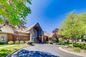 2860 W Riverwalk Cir in Littleton, CO - Building Photo - Building Photo