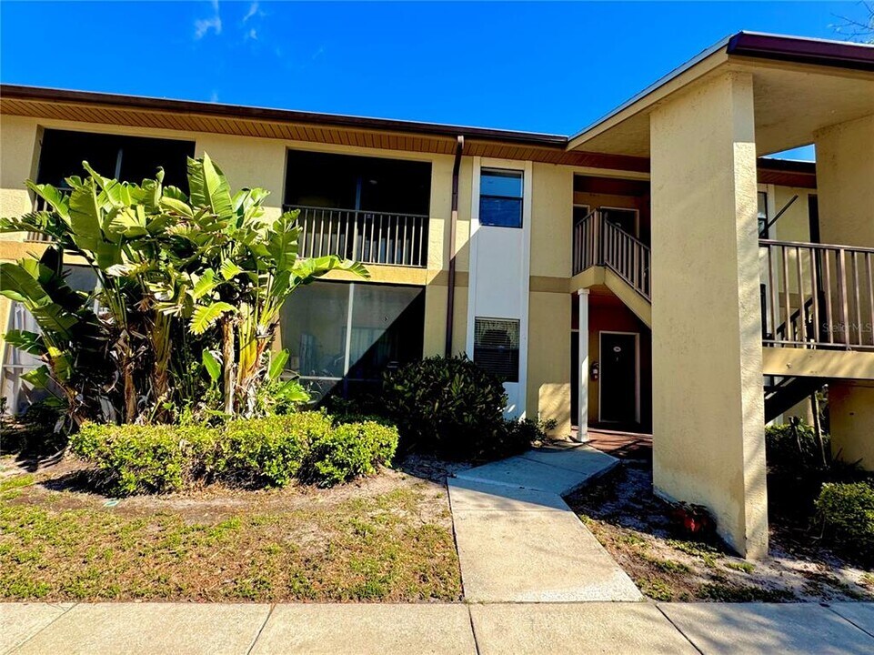 10155 Sailwinds Blvd S in Largo, FL - Building Photo