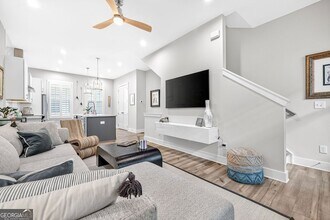 4465 Dalston Dr in Atlanta, GA - Building Photo - Building Photo
