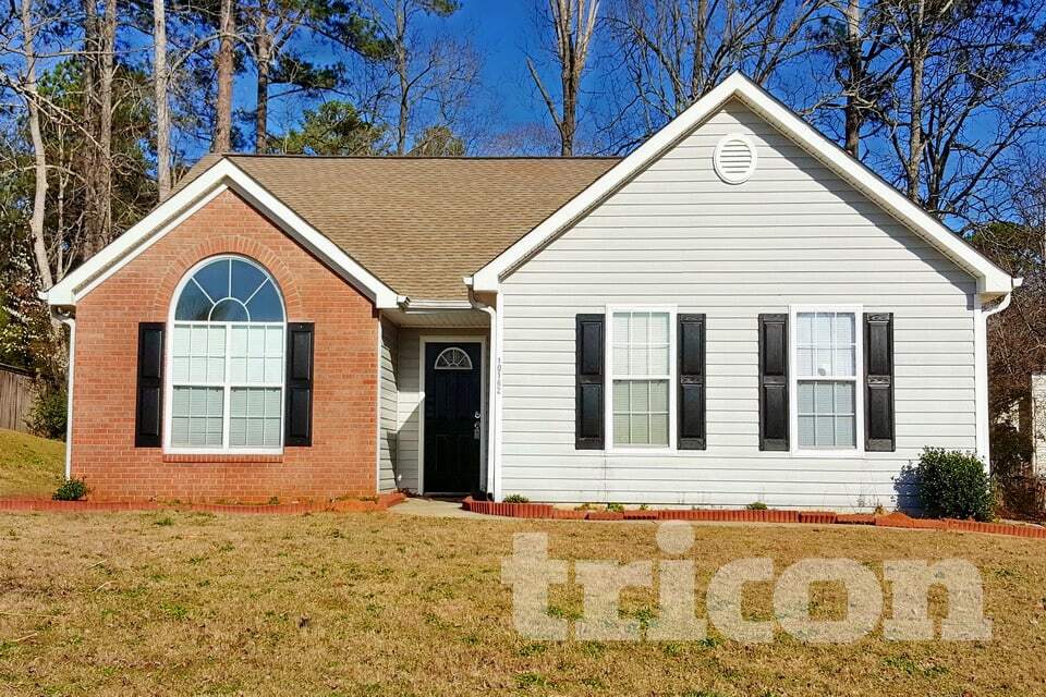 10162 Commons Way in Jonesboro, GA - Foto de edificio