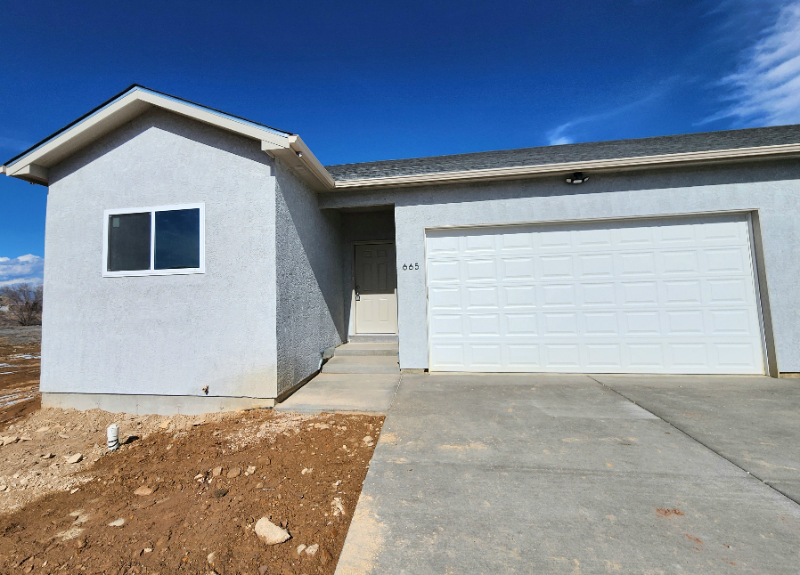 665 E Laporte Pl in Pueblo West, CO - Building Photo