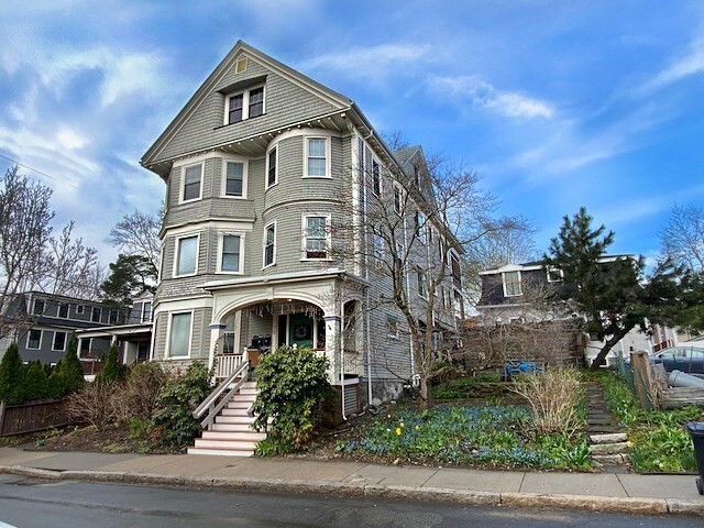 70 Perry St in Brookline, MA - Foto de edificio