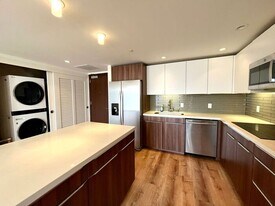 888 Kapiolani Blvd in Honolulu, HI - Building Photo