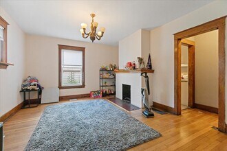 1117 Foster St in Evanston, IL - Building Photo - Building Photo