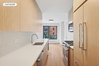 501 E 87th St in New York, NY - Building Photo - Building Photo