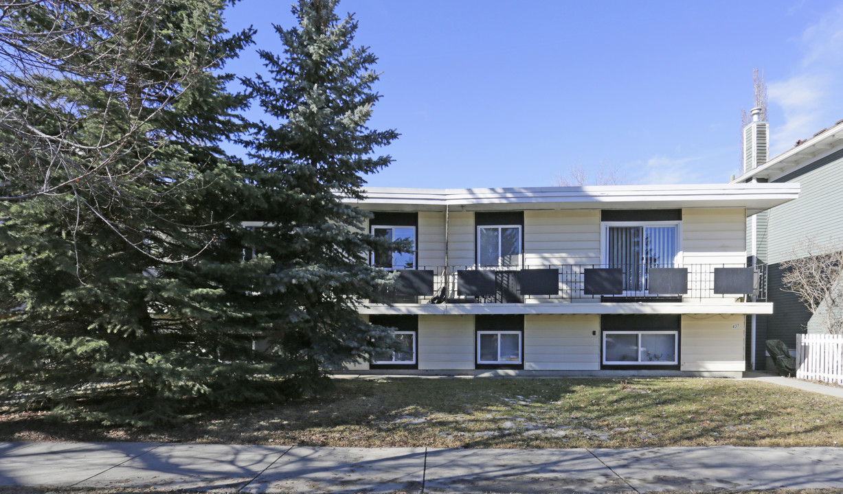 437 11a St NW in Calgary, AB - Building Photo