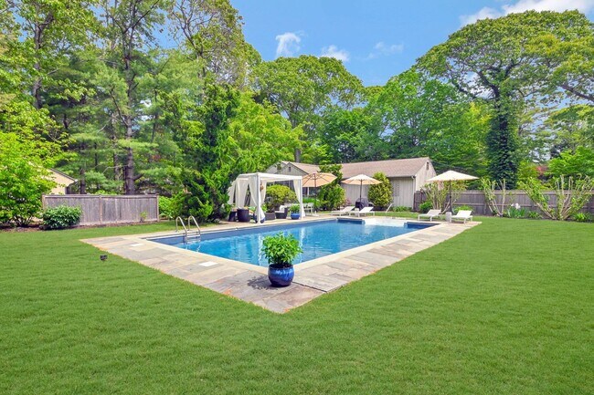 property at 6 Cozy Ln