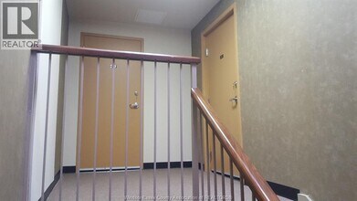 1060 University Ave W in Windsor, ON - Foto de edificio - Building Photo