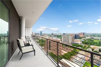 3201 McKinney Ave in Dallas, TX - Building Photo - Building Photo