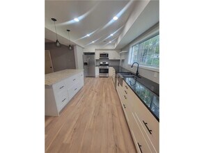 47 6th Ave S in Hopkins, MN - Building Photo - Building Photo