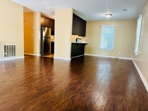 1704 Riverside Ct NE, Unit 1704 in Conyers, GA - Foto de edificio - Building Photo