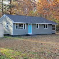 15016 Courthouse Rd in Dinwiddie, VA - Building Photo