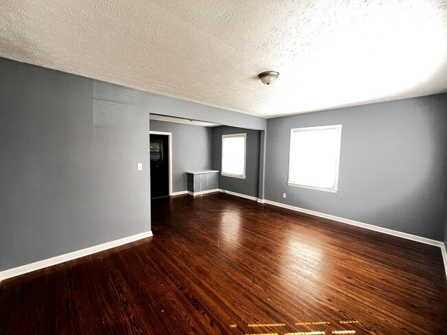 1915 Garrs Ln in Louisville, KY - Building Photo - Building Photo