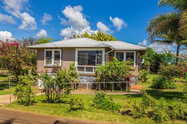 5111 Hoona Rd in Koloa, HI - Building Photo - Building Photo