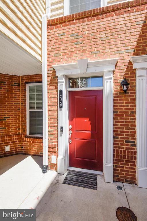 property at 23225 Milltown Knoll Square
