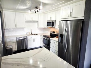 4651 1st St NE in St. Petersburg, FL - Building Photo - Building Photo