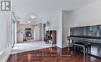 5141 Oakley Dr in Burlington, ON - Building Photo - Building Photo
