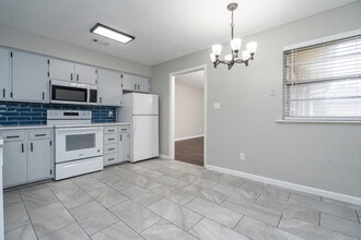 2507 Winterbrook Dr in Lawrence, KS - Building Photo - Building Photo