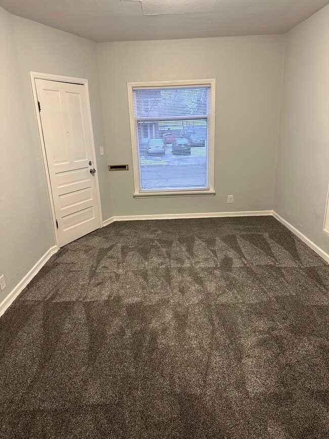 910-1 Oak St, Unit 910 Oak #1