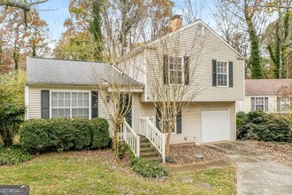 850 Highland Terrace NE in Marietta, GA - Foto de edificio - Building Photo