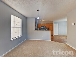 208 E Waverly Pl Ct in Columbia, SC - Building Photo - Building Photo