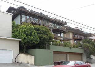 868 Walker Ave in Oakland, CA - Building Photo - Building Photo