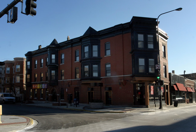 3359 N Halsted St in Chicago, IL - Foto de edificio - Building Photo