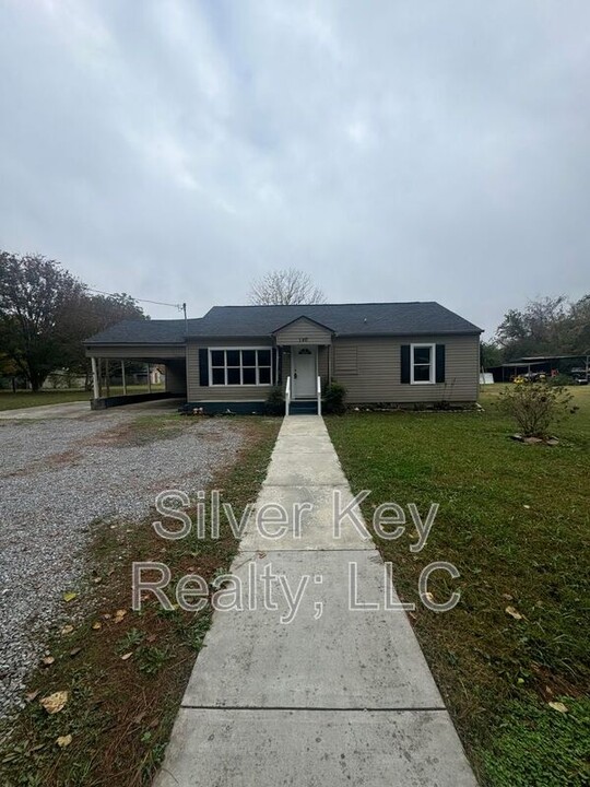 140 Arkansas Ln in Delano, TN - Building Photo