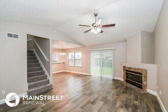 8117 Fort Lee Trail in Jacksonville, FL - Foto de edificio - Building Photo