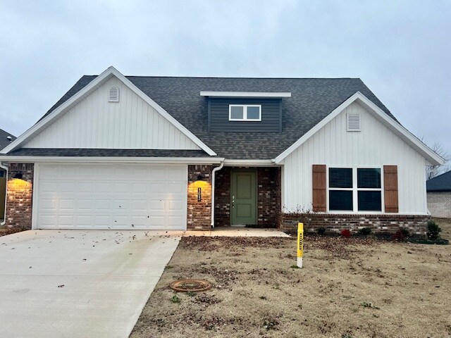 303 Pennington Ave in Prairie Grove, AR - Building Photo