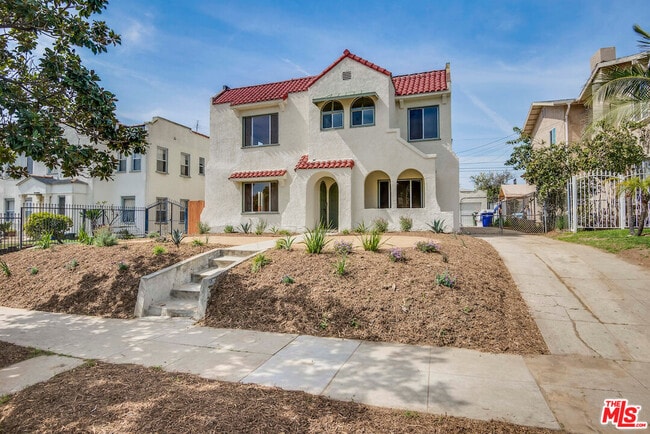 property at 1949 S Rimpau Blvd