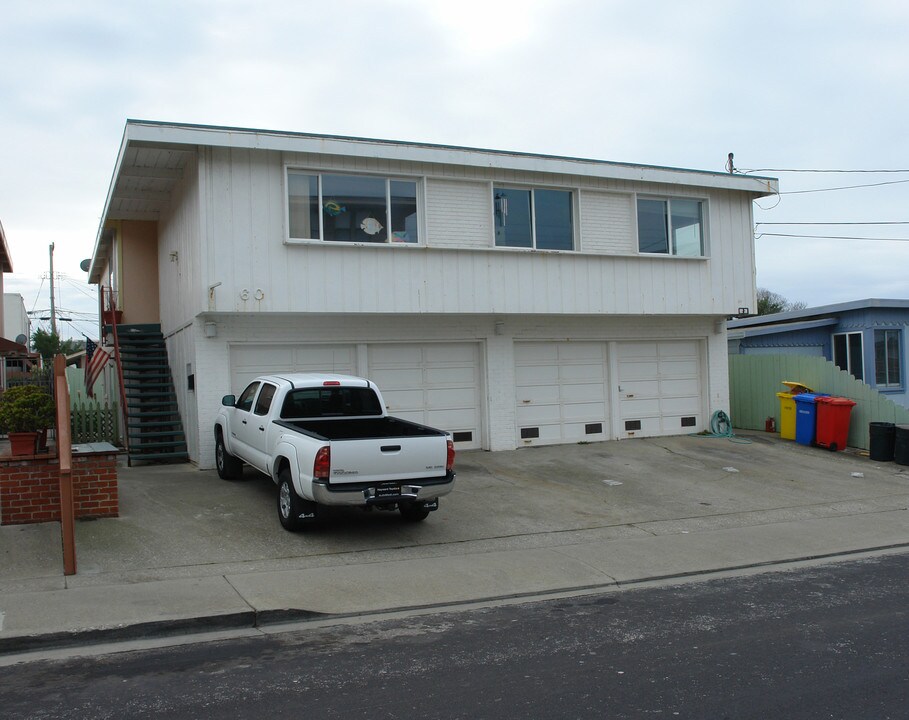 60 Paloma Ave in Pacifica, CA - Building Photo
