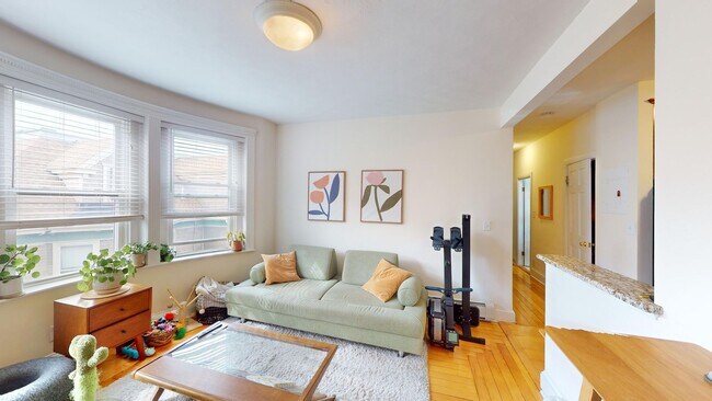 672 Washington St in Brookline, MA - Building Photo - Building Photo