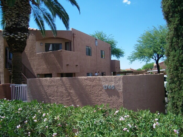 1745 E Glenn St-Unit -APT 132 in Tucson, AZ - Building Photo