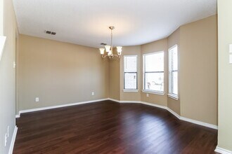 5216 Dillon Cir in Haltom City, TX - Foto de edificio - Building Photo