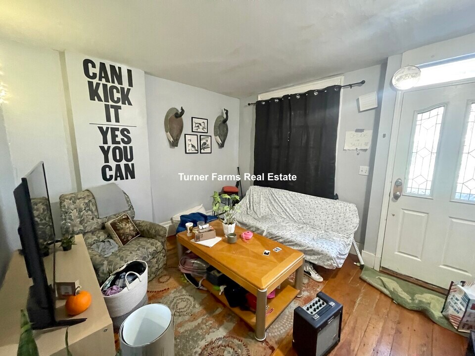 68 Hammond St, Unit 1 in Boston, MA - Building Photo