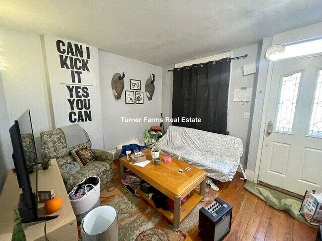 68 Hammond St, Unit 1